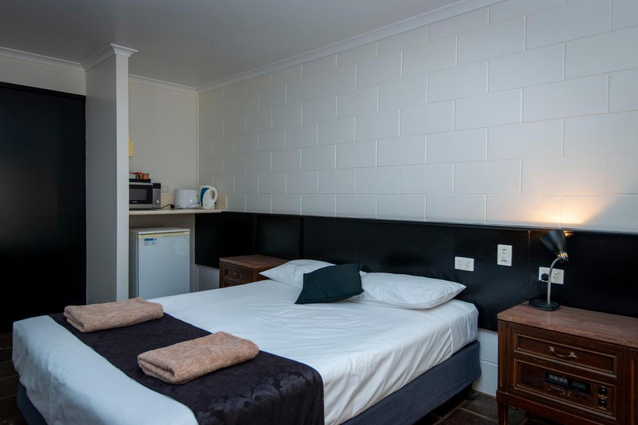 Longreach Most Central Motel Exteriör bild